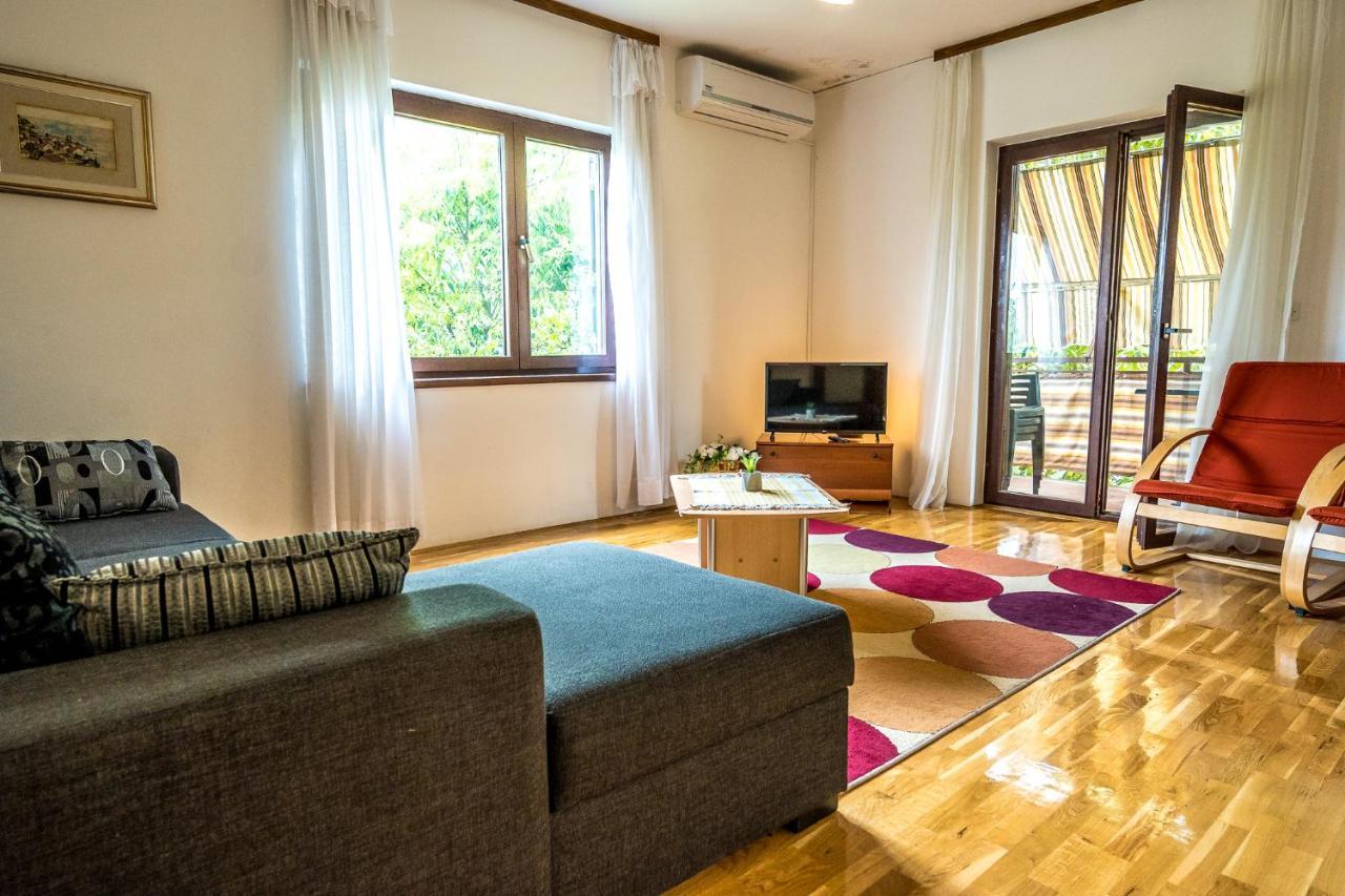 Apartmani Rosa توراني المظهر الخارجي الصورة